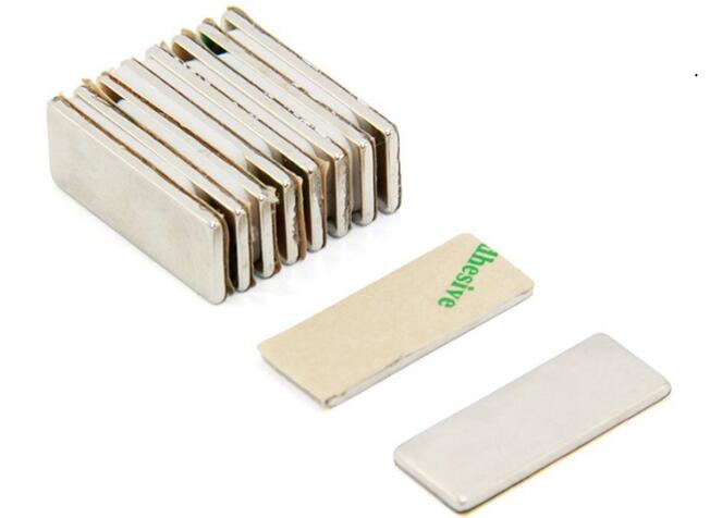 條形磁鐵掰成了兩段，為什么還有N極和S極呢？